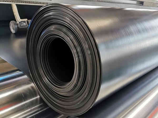 嘉兴甩边糙面土工膜,养生用土工布还是用土工膜图片第1张 嘉兴甩边糙面土工膜,养生用土工布还是用土工膜图片第1张-盈旭土工材料